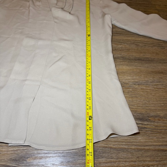 Theory Cream V-Neck Blouse Women’s Small Long Sleeve Workwear Business Casual - Picture 13 of 14